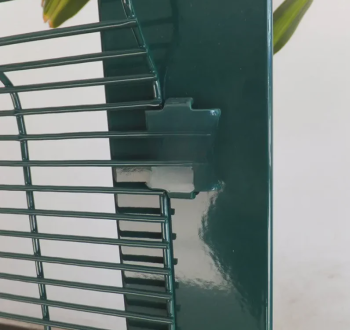 Serried Horizontal Wire 3D Type